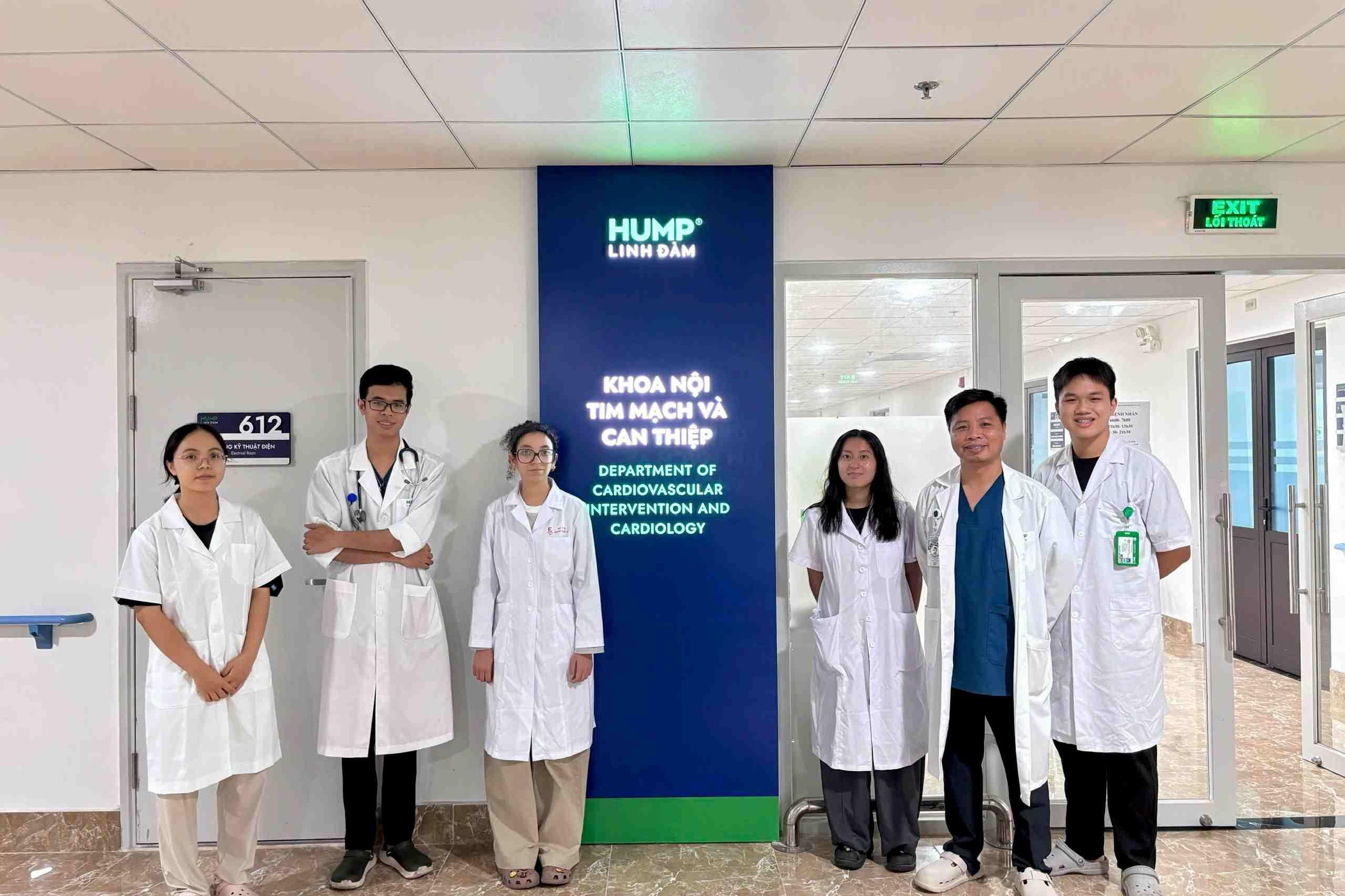 Sinh viên Đại học Paris-Saclay trải nghiệm thực tập và giao lưu tại Trường Đại học Y Dược, ĐHQGHN